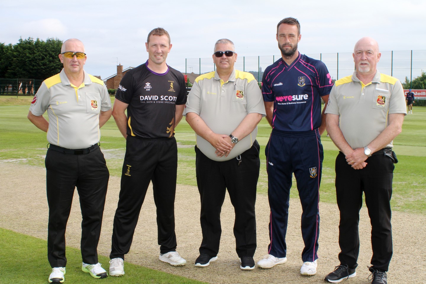 Captains and Umpires at the toss